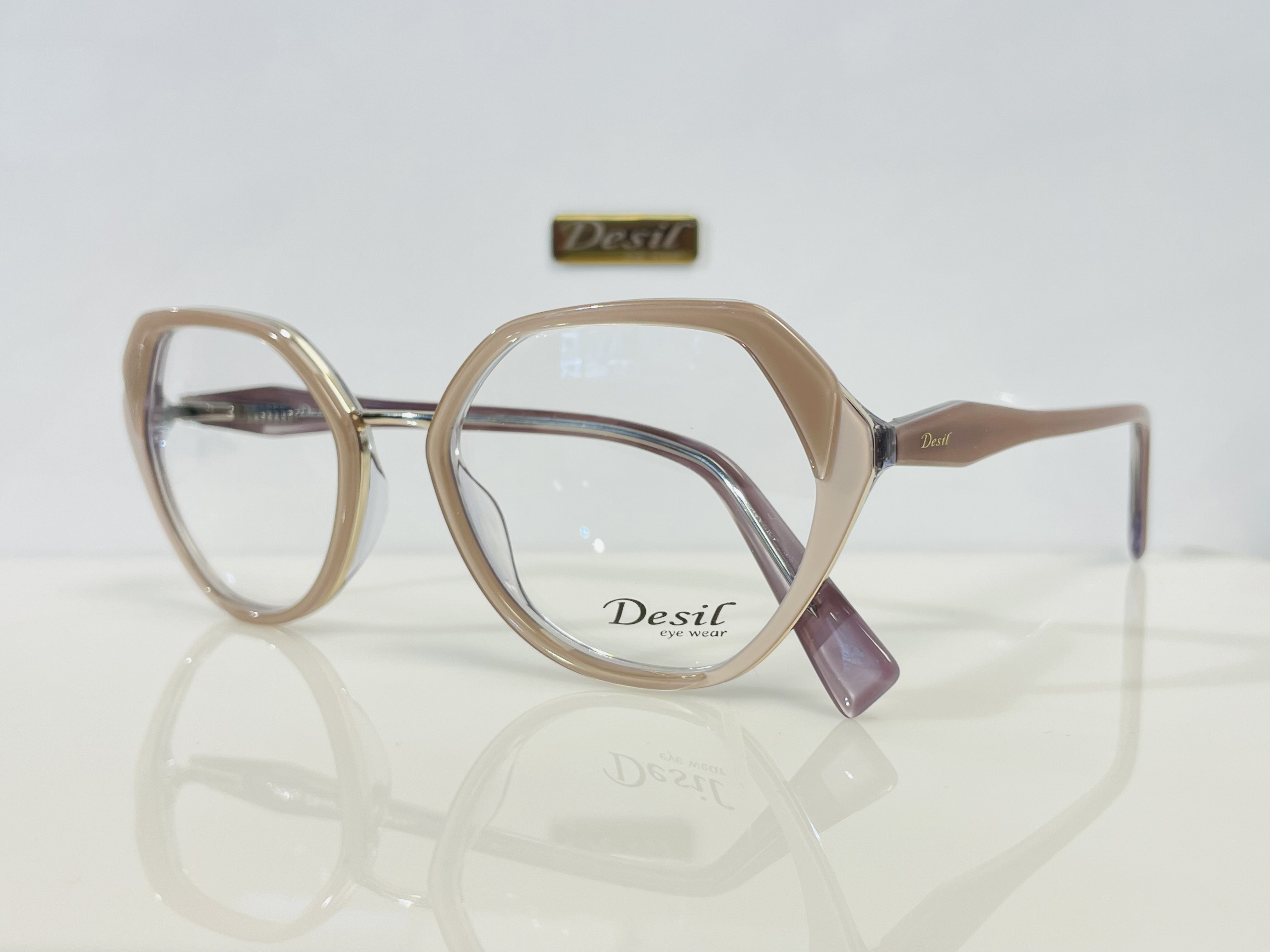 نمای 3 از عینک طبی زنانه Desil