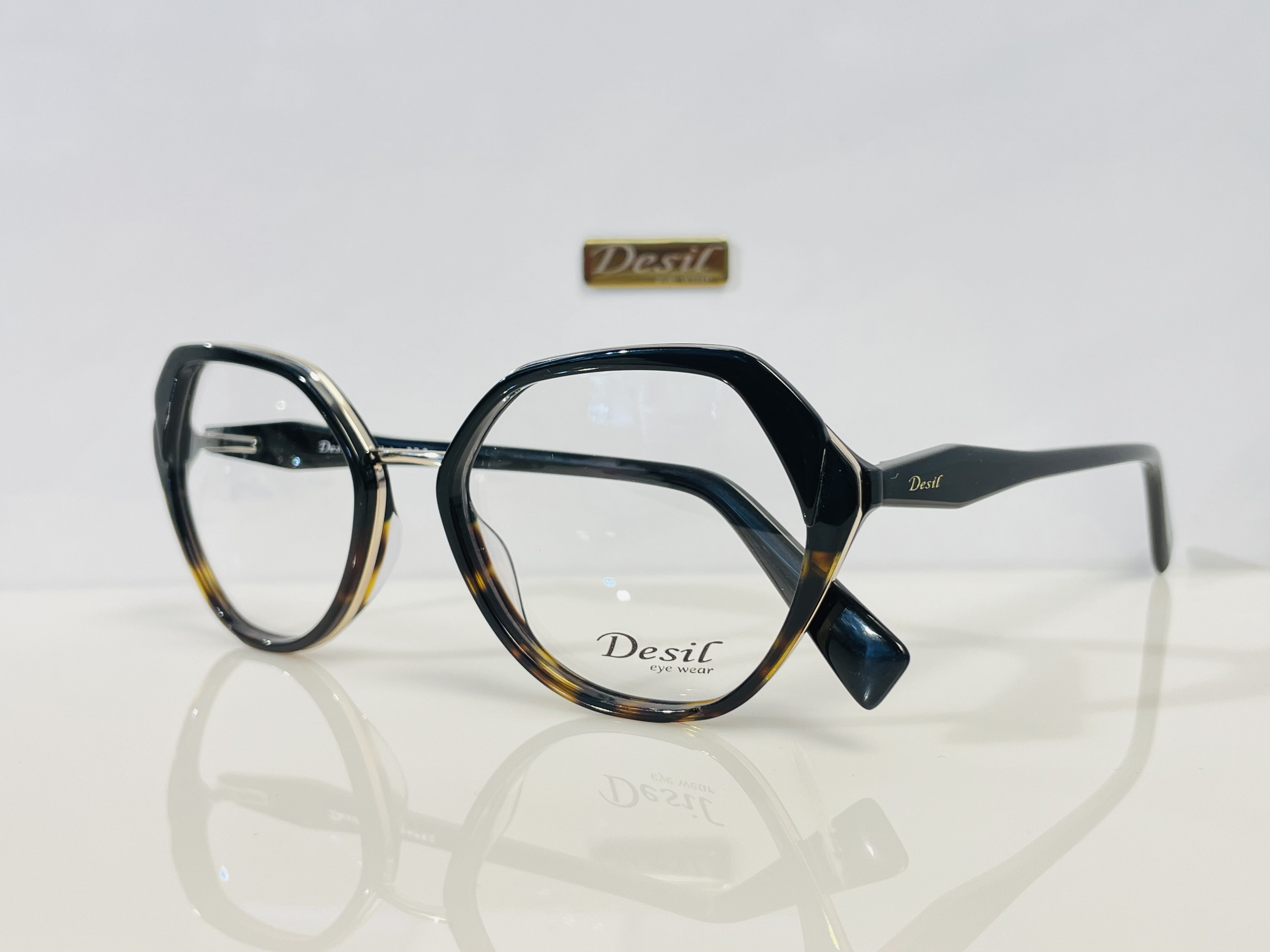 نمای 5 از عینک طبی زنانه Desil