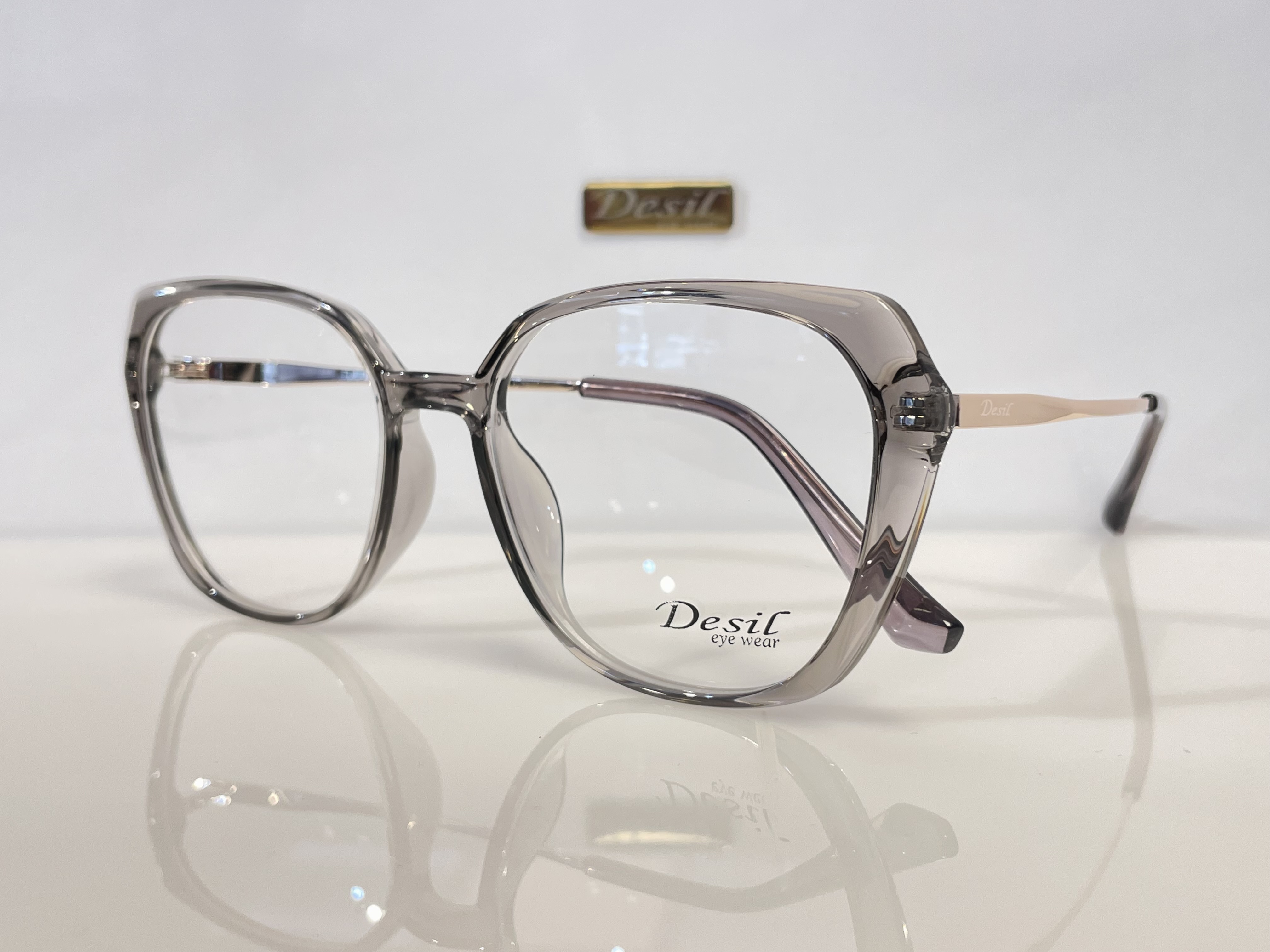 نمای 5 از عینک طبی زنانه Desil