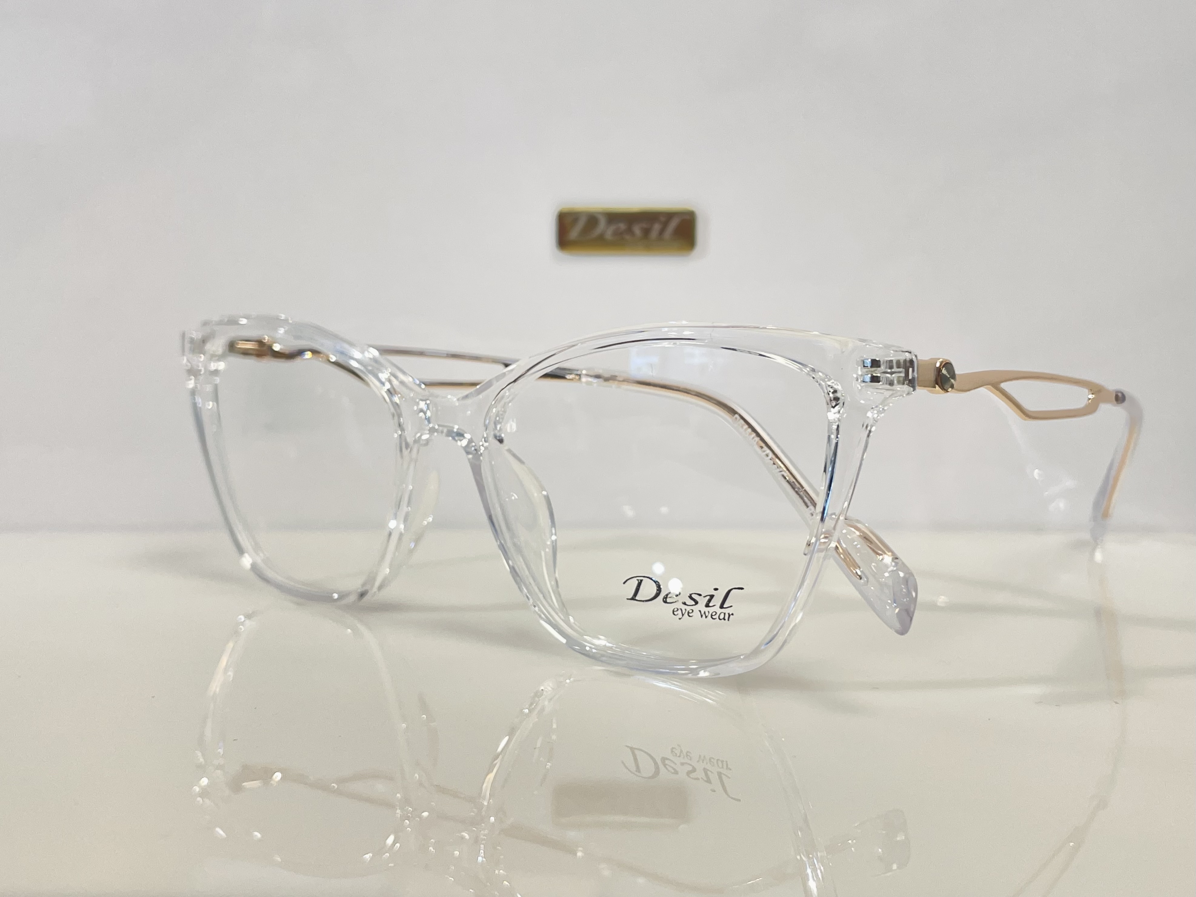 نمای 3 از عینک طبی زنانه Desil