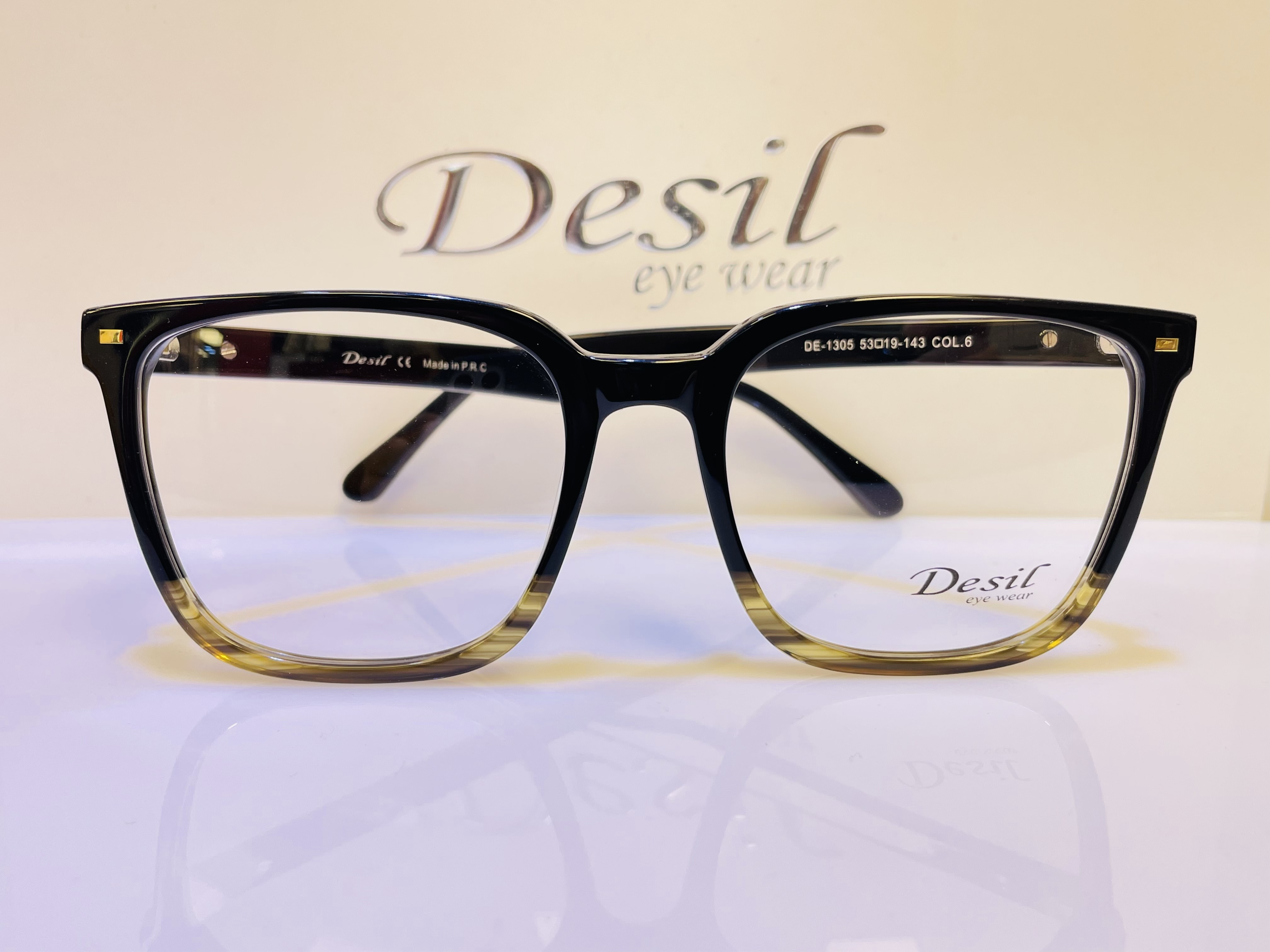 نمای 2 از عینک طبی یونیسکسDesil