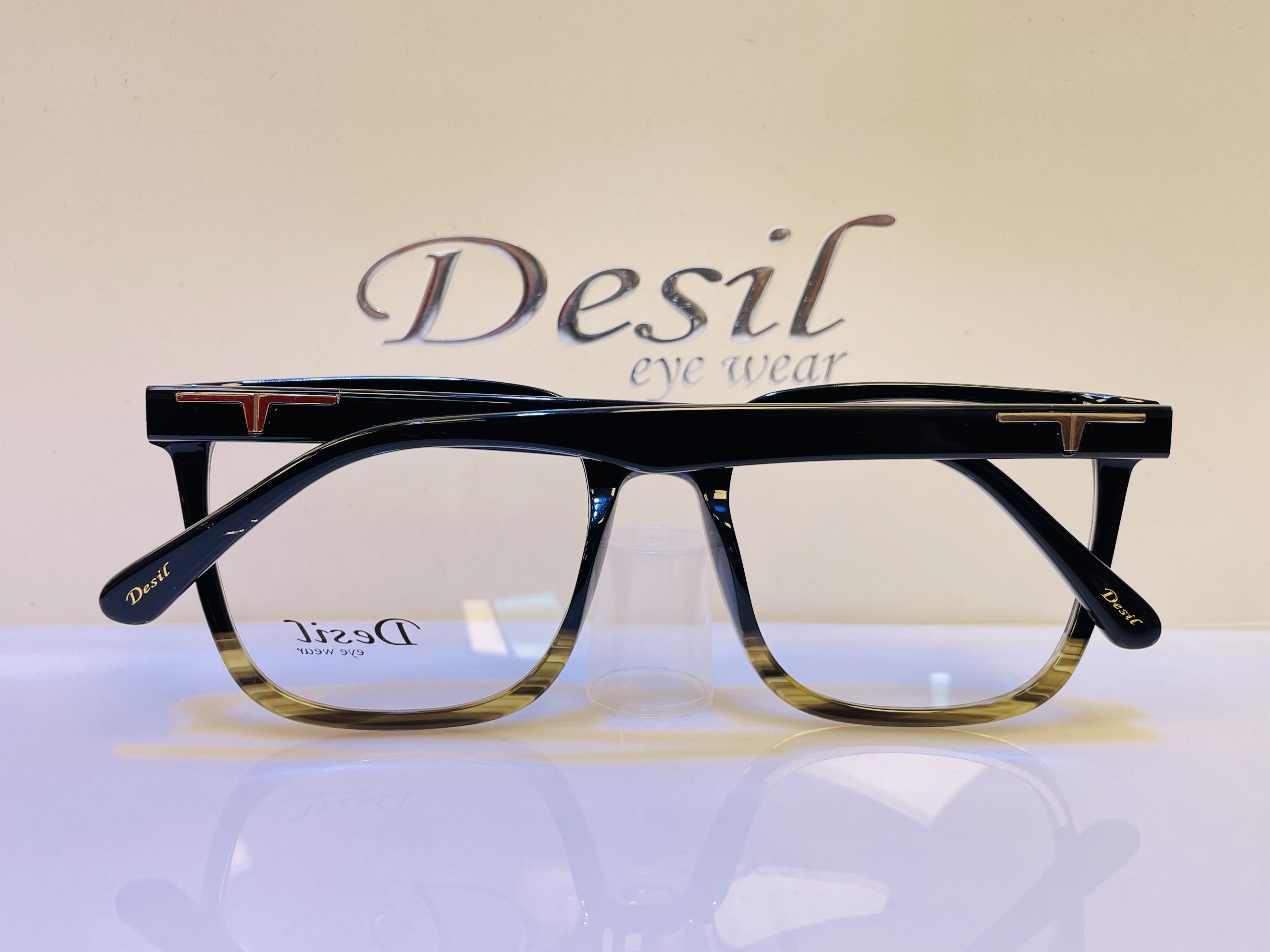نمای 3 از عینک طبی یونیسکسDesil