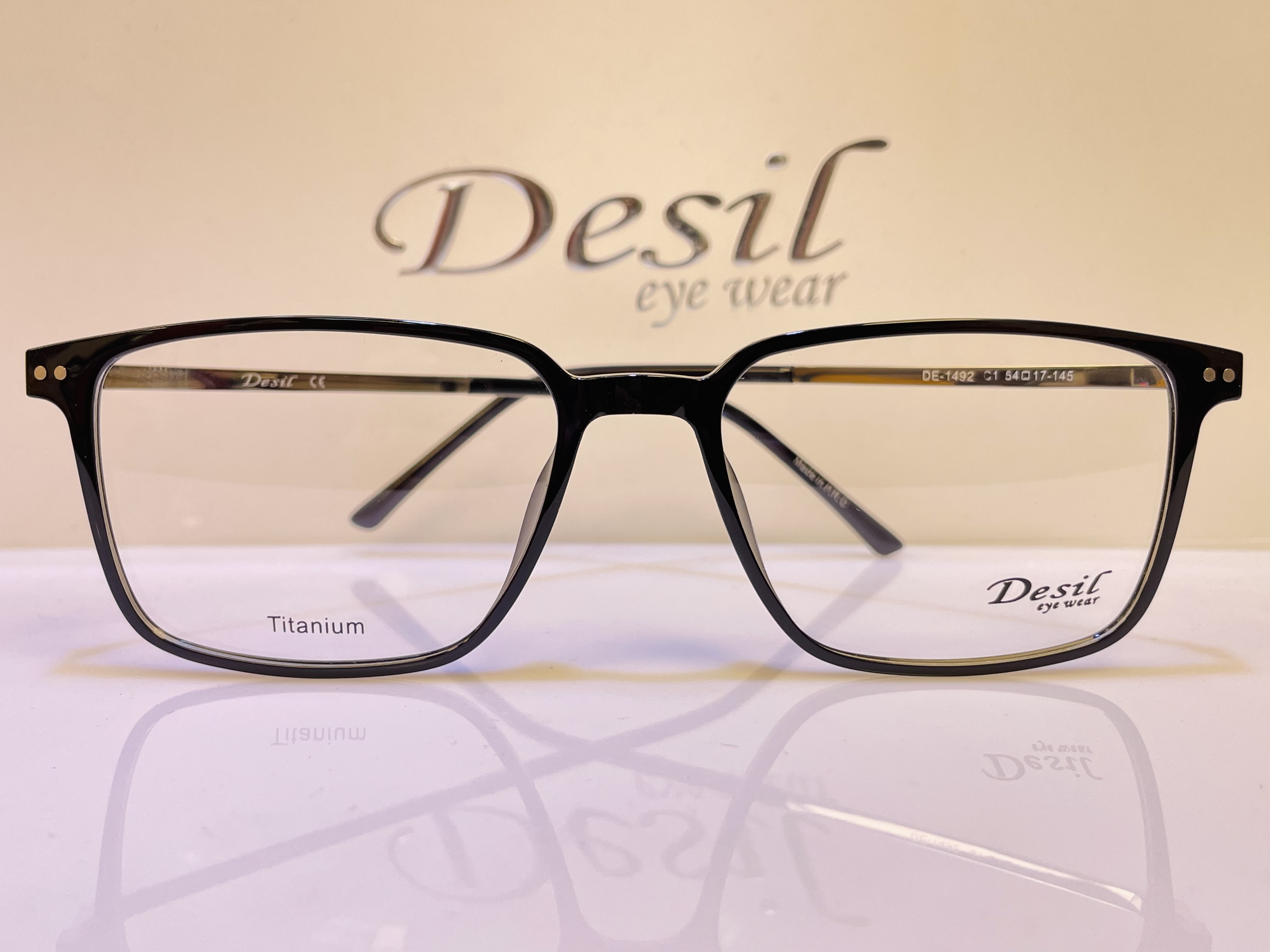 عینک عینک طبی مردانه Desil مردانه Desil مدل مشکی و طوسی