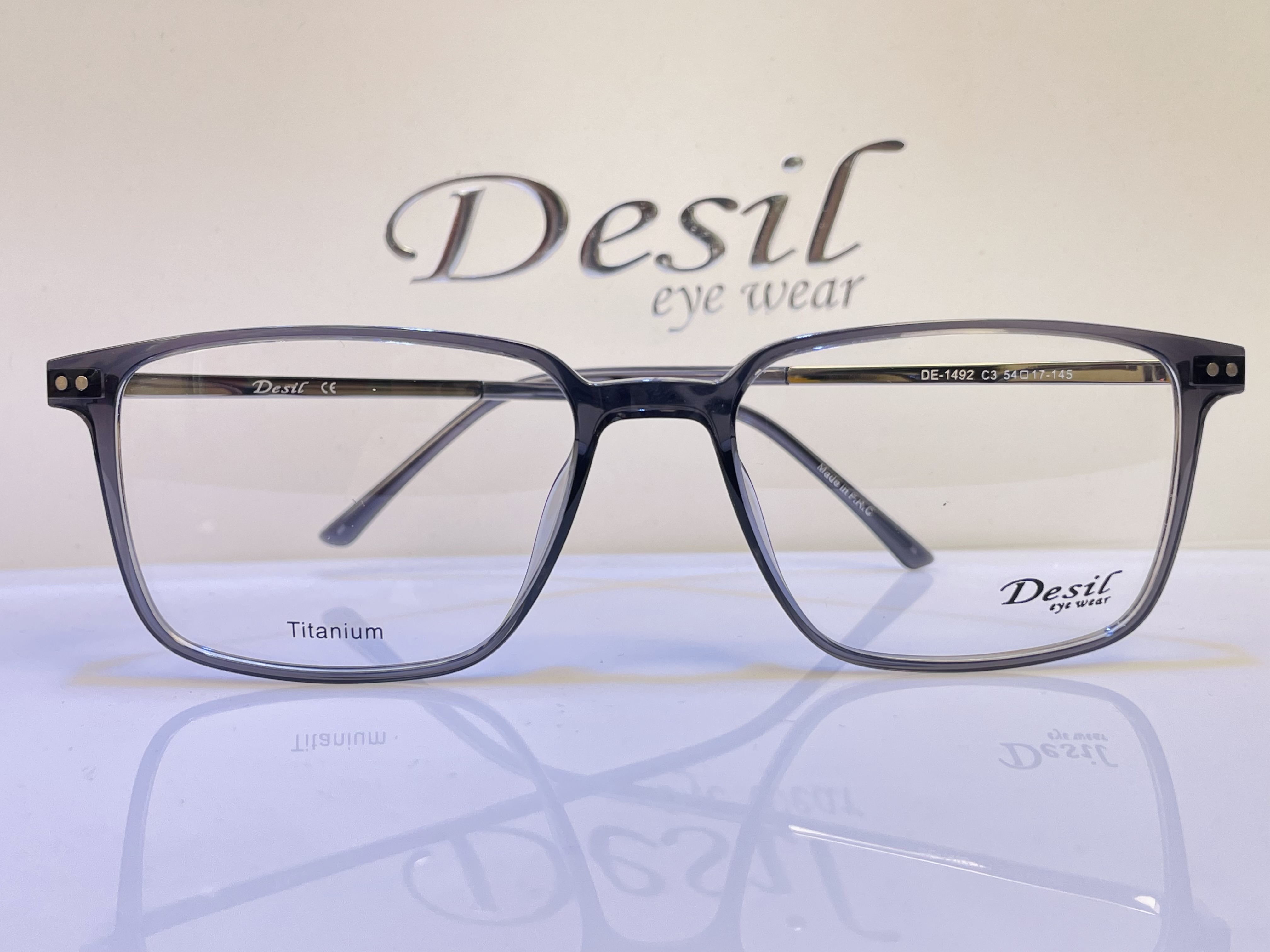 نمای 3 از عینک طبی مردانه Desil